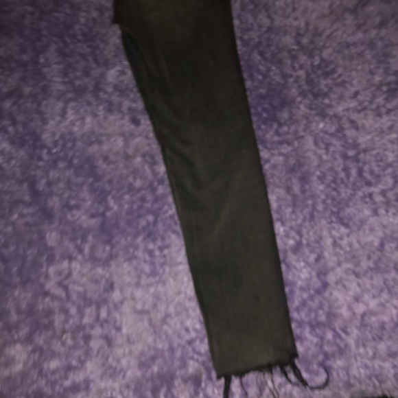 Low rise black jeans ankle length frayed detail - Picture 2 of 3